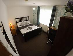 Donnington Bridge Road Rooms