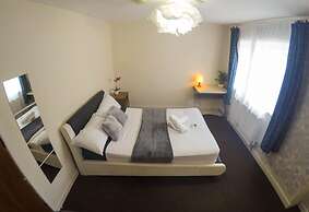 Donnington Bridge Road Rooms