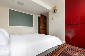 Hans Place II by Onefinestay