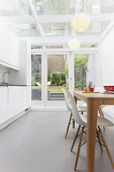 Ossington Street by Onefinestay