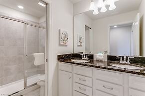 Luxury and Style! BIG Pool Area and Game Room in Solterra 6br/4.5 Bath