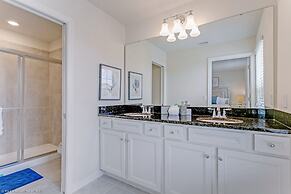 Luxury and Style! BIG Pool Area and Game Room in Solterra 6br/4.5 Bath