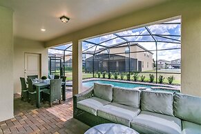 Luxury and Style! BIG Pool Area and Game Room in Solterra 6br/4.5 Bath