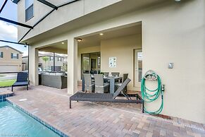 Luxury and Style! BIG Pool Area and Game Room in Solterra 6br/4.5 Bath