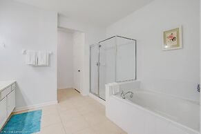 Spacious 3bd/2ba Home With Balcony - Close to Universal and Convention