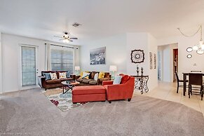 Spacious 3bd/2ba Home With Balcony - Close to Universal and Convention