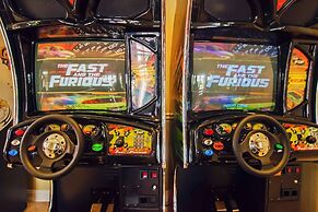 Spacious 3bd/2ba Home With Balcony - Close to Universal and Convention