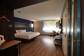 Tru by Hilton Monroe