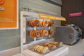 Tru by Hilton Monroe