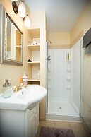 Alpenrose B&B Revelstoke