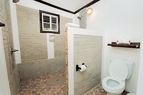 Falling Leaves Lodge