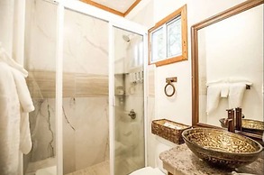 Falling Leaves Lodge