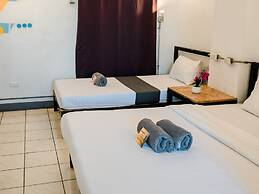 Mad Monkey Cebu City - Adults Only