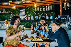 Mad Monkey Cebu City - Adults Only