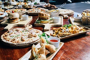 Mad Monkey Cebu City - Adults Only