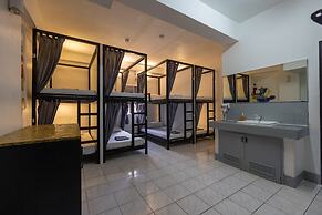 Mad Monkey Cebu City - Adults Only