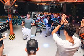 Mad Monkey Cebu City - Adults Only