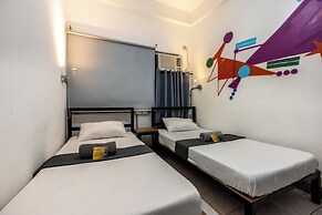 Mad Monkey Cebu City - Adults Only