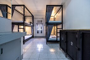 Mad Monkey Cebu City - Adults Only