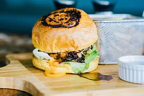 Mad Monkey Cebu City - Adults Only