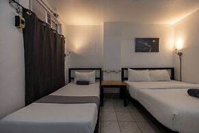 Mad Monkey Cebu City - Adults Only