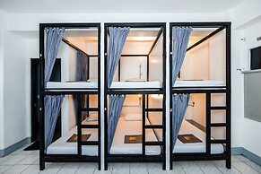 Mad Monkey Cebu City - Adults Only