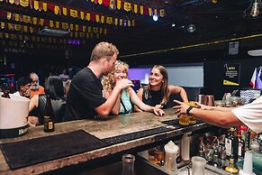 Mad Monkey Cebu City - Adults Only