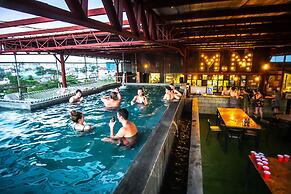 Mad Monkey Cebu City - Adults Only