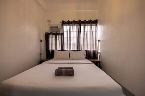 Mad Monkey Cebu City - Adults Only