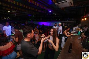 Mad Monkey Cebu City - Adults Only