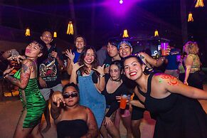 Mad Monkey Hostel Nacpan Beach - Adults Only