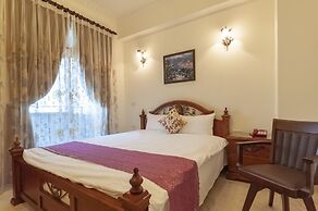 shih liang Xinying b&b