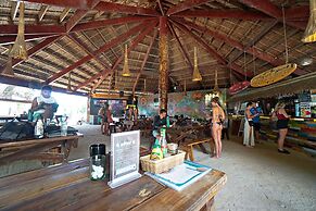 Mad Monkey Hostel Siargao - Adults Only