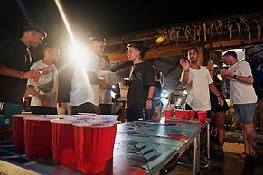 Mad Monkey Hostel Siargao - Adults Only