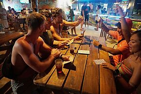 Mad Monkey Hostel Siargao - Adults Only