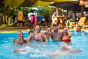 Mad Monkey Hostel Siargao - Adults Only