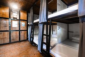 Mad Monkey Hostel Siargao - Adults Only