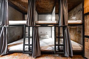 Mad Monkey Hostel Siargao - Adults Only