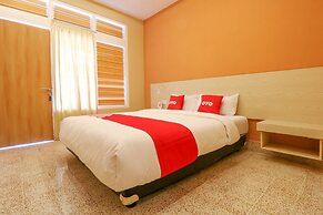 OYO 1384 Pulau Bali Hotel