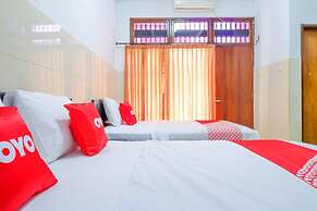 OYO 1952 Hotel Dewata IndahNearLumintang Park