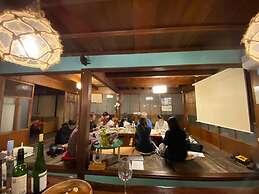 Guest House & Bar Diamond Head