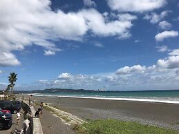 Guest House & Bar Diamond Head