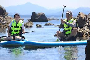 Guest House & Bar Diamond Head