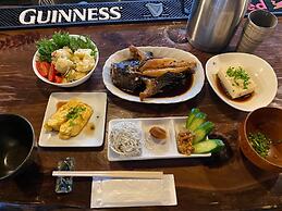 Guest House & Bar Diamond Head