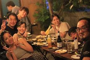 Guest House & Bar Diamond Head