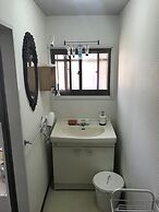 Guest House & Bar Diamond Head