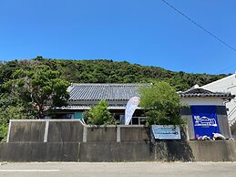 Guest House & Bar Diamond Head