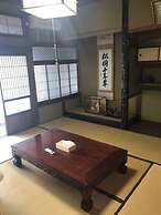 Guest House & Bar Diamond Head