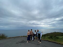 Guest House & Bar Diamond Head