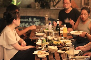 Guest House & Bar Diamond Head